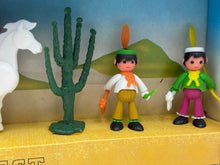 Load image into Gallery viewer, New and unused Indian figure from the Dulcop Super Charly Wild West set.