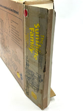 Carica l'immagine nel visualizzatore di Gallery, Detail close-up of the Sunshine Family Farm playset spine with title text