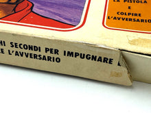 Carica l'immagine nel visualizzatore di Gallery, Close-up detail of damaged corner on Far West Gringo board game box