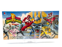 Carica l'immagine nel visualizzatore di Gallery, 1993-mb-mighty-morphin-power-rangers-board-game-artwork-action-scene-01.jpg
