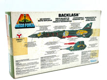 Carica l'immagine nel visualizzatore di Gallery, Back view of the Kenner VROCS Blacklash Air Assault box with instructions and technical details.