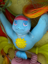 Carica l'immagine nel visualizzatore di Gallery, Hasbro Fairy Tails Tootie Tails Blue Bird figure in detail view with vibrant colors.