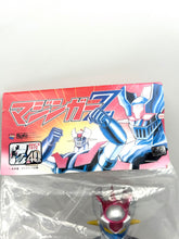 Carica l'immagine nel visualizzatore di Gallery, Side view of the Mazinger Z anime robot collectible by Medicom Toy