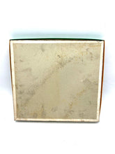 Carica l'immagine nel visualizzatore di Gallery, Anni 60 raro gioco da tavolo La storia dell'uomo new old stock