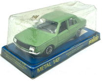 Load image into Gallery viewer, Top-down view of Solido Renault 18 model highlighting roof and hood details