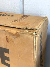Load image into Gallery viewer, 1978 stardrake pinball detail of cracked corner on damaged cardboard box