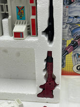 Load image into Gallery viewer, Transformers G1 Metroplex toy building set showing various pieces on a white background.