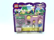 Carica l'immagine nel visualizzatore di Gallery, LEGO 5821 System Belville packaging detail with character figures and accessories.