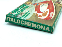 Load image into Gallery viewer, Detail view of the box edge showing Italocremona brand name and text details.