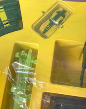 Load image into Gallery viewer, Tyco Daredevil Super Cliff Turbovettes Set close-up of plastic toy figures in sealed packaging.