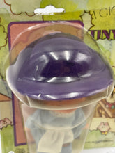 Carica l'immagine nel visualizzatore di Gallery, Close-up detail of the purple hat worn by the Gakken Tiny Candy doll.