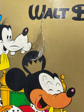 Load image into Gallery viewer, Proiettore Anni 70 Mupi Projector P25 Disney Disneyana Gold Box new old stock