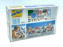 Carica l'immagine nel visualizzatore di Gallery, VINTAGE Majokit Majorette 7353 nuovo vecchio stock