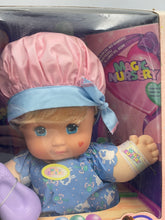 Carica l'immagine nel visualizzatore di Gallery, Bambola Mattel Magic Nursery del 1990, nuova, vecchia scorta