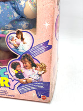 Carica l'immagine nel visualizzatore di Gallery, Bambola Mattel Magic Nursery del 1990, nuova, vecchia scorta