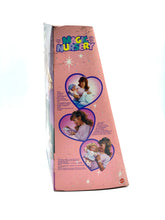 Carica l'immagine nel visualizzatore di Gallery, Bambola Mattel Magic Nursery del 1990, nuova, vecchia scorta
