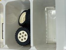 Load image into Gallery viewer, 1986 LEGO Model Team 5510 4 x 4 Off Road Jeep Complete