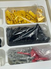 Load image into Gallery viewer, 1986 LEGO Model Team 5510 4 x 4 Off Road Jeep Complete