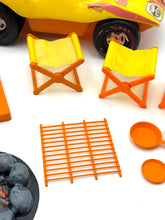 Carica l'immagine nel visualizzatore di Gallery, Barbie Vintage Buggy con tenda da rimorchio del 1973 – Raro set Mattel