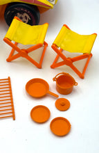 Carica l'immagine nel visualizzatore di Gallery, Barbie Vintage Buggy con tenda da rimorchio del 1973 – Raro set Mattel