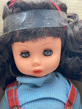 Carica l'immagine nel visualizzatore di Gallery, 1969 Italocremona Ornella la bambola che canta e parla nuova, vecchio fondo