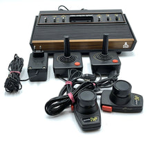 Carica l'immagine nel visualizzatore di Gallery, Atari VCS 2600 Woody console with joystick and paddle controllers