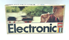 Load image into Gallery viewer, LEGO 118 Electronic Train vintage 1968 complete set