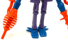 Carica l'immagine nel visualizzatore di Gallery, Accessories included with 1978 Mego Micronauts Alien Antron GiG version