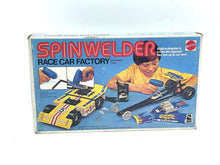 Carica l'immagine nel visualizzatore di Gallery, Auto da corsa Mattel Spin Welder vintage del 1974, nuova di zecca, vecchia scorta