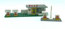 Load image into Gallery viewer, 1974 LEGO 690 Shell Station