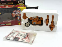 Carica l'immagine nel visualizzatore di Gallery, Transformers G1 Radarbot Techbot C-90 – Takara Hasbro GIG Italian Box
