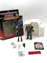 Carica l'immagine nel visualizzatore di Gallery, Transformers G1 Pretenders Falcon Waverider – 1987 GIG Complete Set
