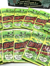 Load image into Gallery viewer, Close-up detail of SKIFILTOR SKIFOVERMI 2 snack packets with visible branding.
