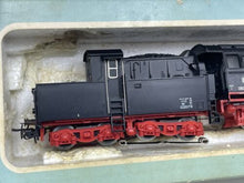 Load image into Gallery viewer, Marklin 33840 DB 50 2448 Kabinentender Ep.3 Delta digital box top view with train illustration.
