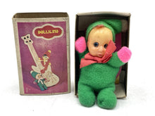 Load image into Gallery viewer, VINTAGE Pollicino Mini Bootleg PACIOCCHINI FIAMMIFERINO front view of the doll in packaging.
