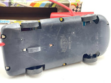 Carica l'immagine nel visualizzatore di Gallery, Juguetes Roman Coche Electrico Citroen Africa underside view showing wheels and battery compartment.

