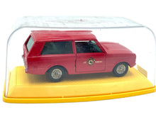Load image into Gallery viewer, Front view of Pilen Range Rover Bomberos model, sealed NOS in original packaging.
