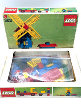 Carica l'immagine nel visualizzatore di Gallery, LEGO 362 Windmill built version showing vintage design and colorful bricks
