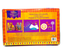 Carica l'immagine nel visualizzatore di Gallery, Detail of the packaging edge with colorful design and playset imagery.
