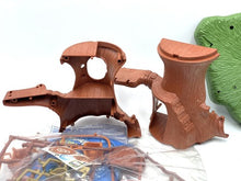 Carica l'immagine nel visualizzatore di Gallery, Famosa Disney Peter Pan treehouse playset detail of a brown toy structure with multiple levels.
