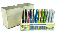 Carica l'immagine nel visualizzatore di Gallery, Universal fountain pen packaging view showcasing a set of colored pens in a storage box.
