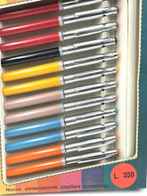 Carica l'immagine nel visualizzatore di Gallery, Close-up detail of the colorful fountain pens with metallic tips in organized layout.
