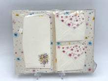 Carica l'immagine nel visualizzatore di Gallery, 1980 CANDY CANDY Fabbri Felicita packaging view with colorful decorative napkins.
