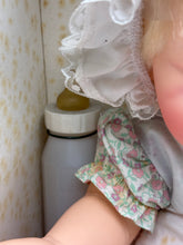 Carica l&#39;immagine nel visualizzatore di Gallery, Bambola Hasbro Real Baby Boy del 1985 di Judith Turner, nuova, vecchia scorta
