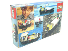 Cargar imagen en el visor de la galería, 1982 LEGO 4005 Tug Boat Legoland
