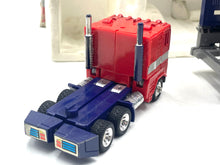 Load image into Gallery viewer, Pre Transformers Diaclone Powered Convoy Ultra Magnus RED cabin Takara GiG
