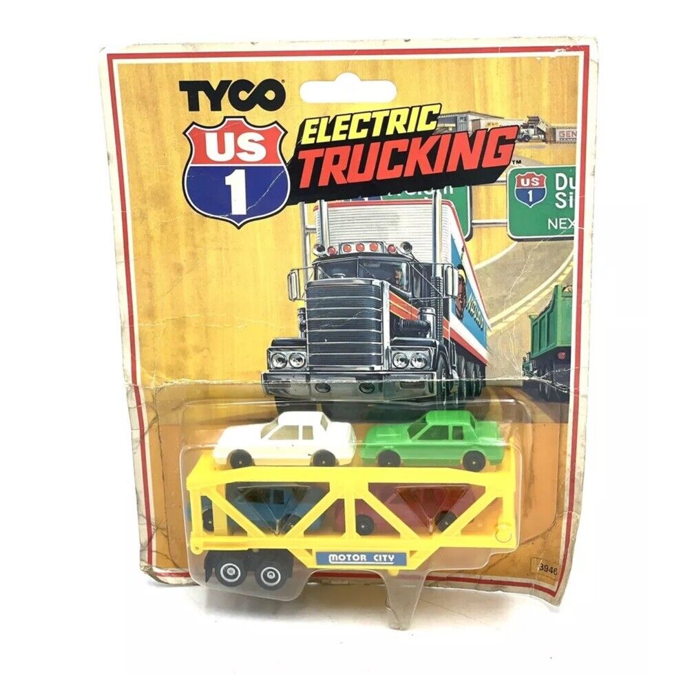 Front view of Tyco US1 Highway Construction Co. Trailer with Cars in original packaging

