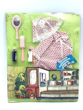 Load image into Gallery viewer, Italocremona 1970's Set da bagno packaging view featuring colorful accessories.

