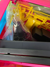 Carica l'immagine nel visualizzatore di Gallery, Detail view of Barbie Hot Rockin’ Van interior figures and transparent window.
