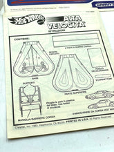 Carica l'immagine nel visualizzatore di Gallery, Instruction sheet with detailed diagrams and text instructions for the Hot Wheels Speed Shifter 500 Set.

